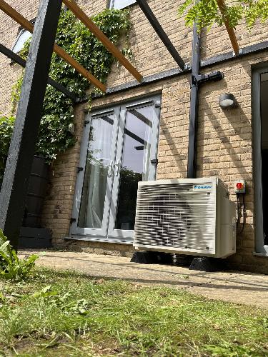 City centre location, no problem! The multi split system is perfect when outdoor space is limited. 
We have been busy installing this Daikin 4way multi split in Cambridge. The system consists of 4x premium indoor fan coil units with full WiFi control fed from just 1x outdoor condenser unit. 
It will be used to cool the property in the summer months and heat the property in the winter months, with A+++ efficiency ??